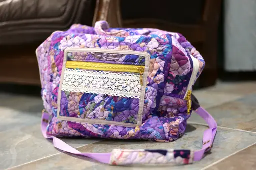 detská cestovná taška vyšívaná Pizza Patchwork fialová