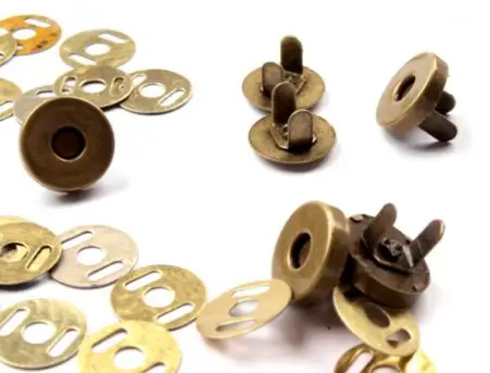 Zapínanie na tašky magnet 18mm/staromosadz