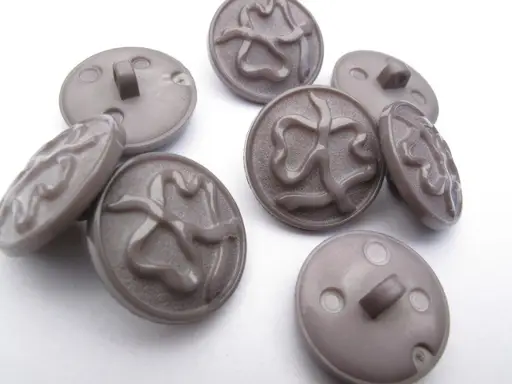 Gombík SP hladký motýľ 22mm/šedý