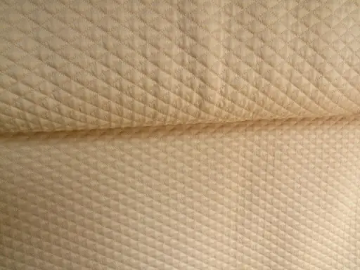 Úplet Žakar Viskóza zmes kosoštvorce/krémový béžový