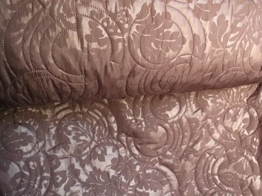 Prešiv vetrovkový pevný lesklá tlač ornamenty/bordový