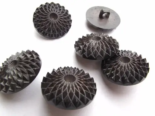 Gombík SP ornament 22mm/šedočierny