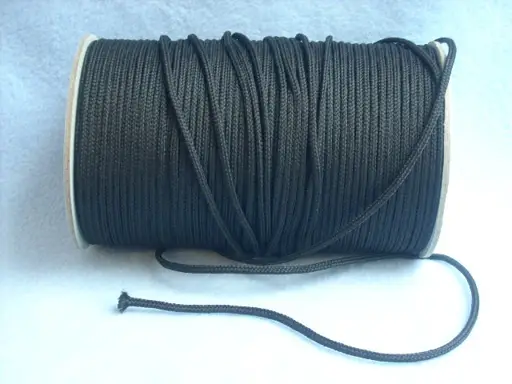 Odevná šnúra 4mm/čierna