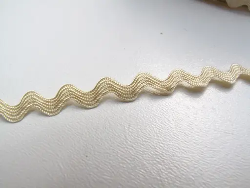 Hadovka 6mm/krémová