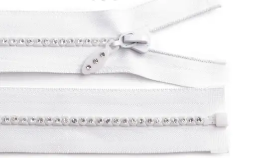 Zips kostený deliteľný 4mm kamienky 60cm/biely