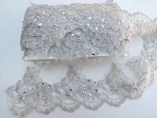 Krajka bordúrová korálky a flitre 115mm/strieborná