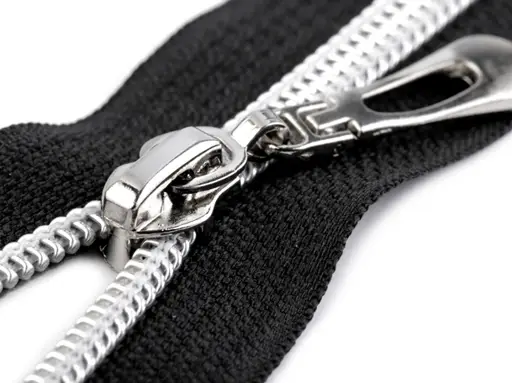 Zips ozdobný špirálový deliteľný ozdobné tiahlo 7mmx55cm/strieborno- čierny
