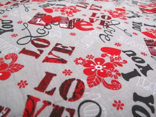 Bavlnené plátno obliečkovina Love/červeno- čierno- bielo- režné