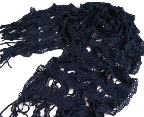 Šál pletený so strapcami a ažúrom 30x120cm/tmavomodrý