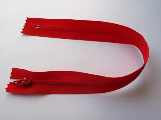 Zips špirálový nedeliteľný 3mmx30cm/červený