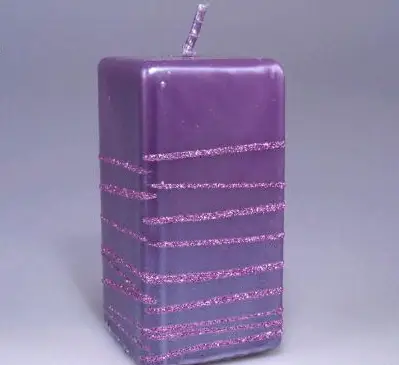Sviečka vonná Agnes 5x9cm hranol s glitrami/fialová