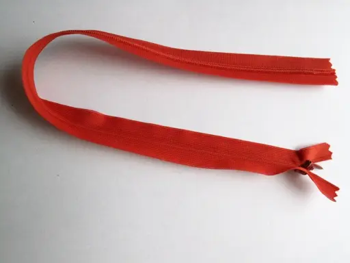 Zips skrytý dederón 40cm/tehlový