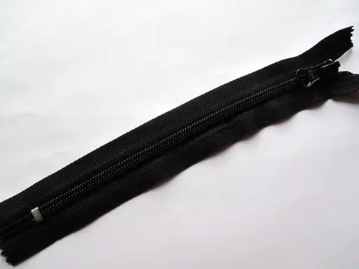 Zips špirálový šatový 5mmx 18cm/čierny