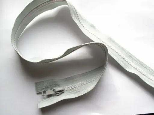 Zips kostený deliteľný 60cm/jemne šedý