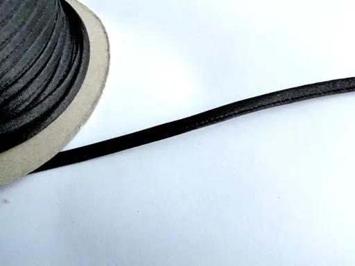 Dutinka saténová 4mm/čierna