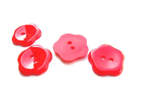 Gombík dvojdierkový kvietok 20mm/červený