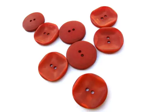 Gombík dvojdierkový matný so štvorcom 22mm/tehlový tmavý