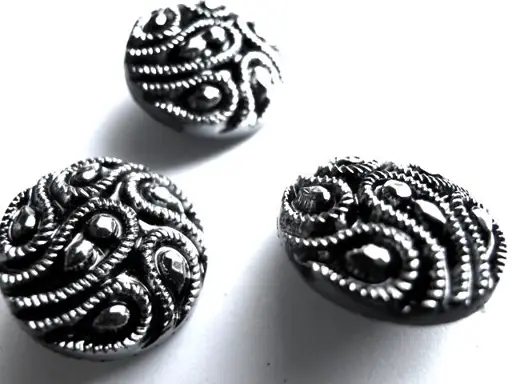 Gombík SP ornamenty 22 mm/čiernostrieborný