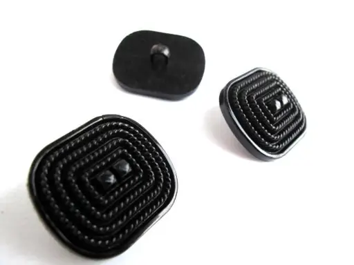 Gombík SP zdobený ovál 22x26 mm/čierny