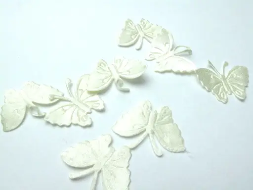 Aplikácia našívacia saténová 2D motýľ 35mm/maslová