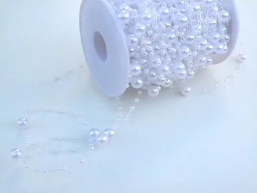 Perličky na silikóne metráž guličky 7mm/biele perleťové