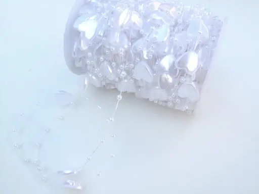 Perličky na silikóne metráž srdiečka 12mm/biele perleťové