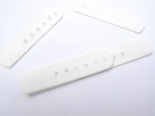 Zapínanie na šiltovky plastové posuvné 2x20x80mm/biele