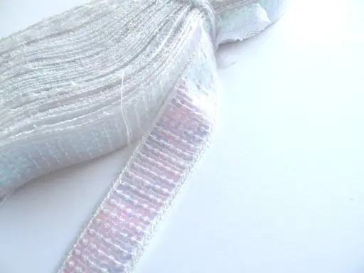 Prýmka s flitrami 22mm/biela perleťová