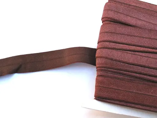 Šikmý prúžok elastický lesklý 20mm/čokoládový hnedý