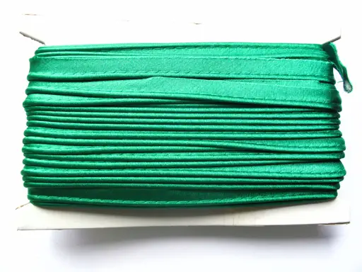 Výpustka saténová 15mm 63/smaragdová zelená