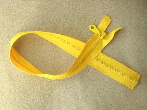 Zips kostený deliteľný 70cm/žltý