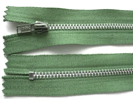 Zips kovový nedeliteľný 4mmx 18cm/army zelený svetlejší