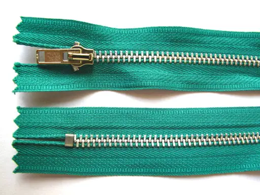 Zips kovový nedeliteľný 4mmx 18cm/smaragdový