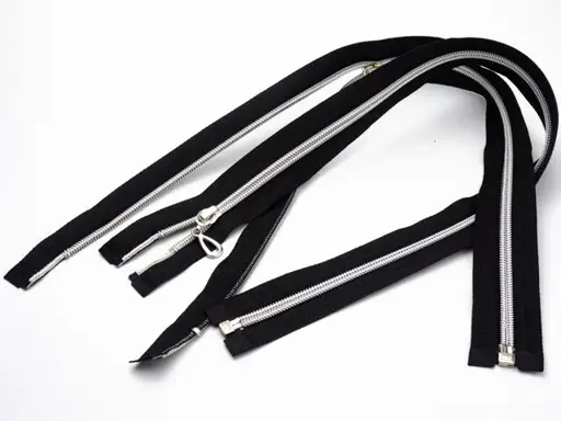 Zips ozdobný špirálový deliteľný ozdobné tiahlo 5mmx 50cm/strieborno- čierny