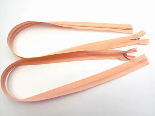 Zips skrytý dederón 60cm/marhuľový púdrový