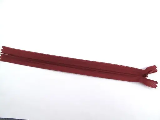 Zips skrytý dederón 22cm/višňový bordový
