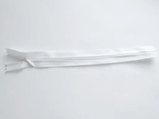 Zips skrytý polyesterový 18cm/biely
